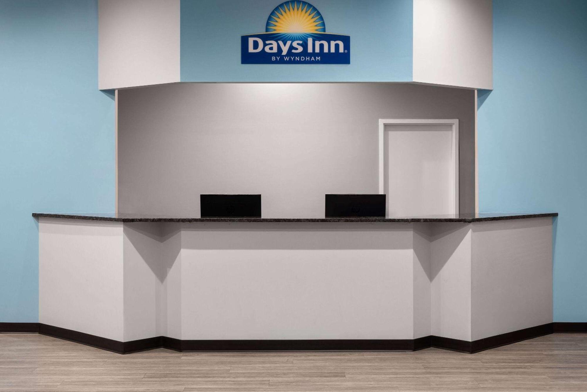 Days Inn Of Frederick By Wyndham Exterior photo