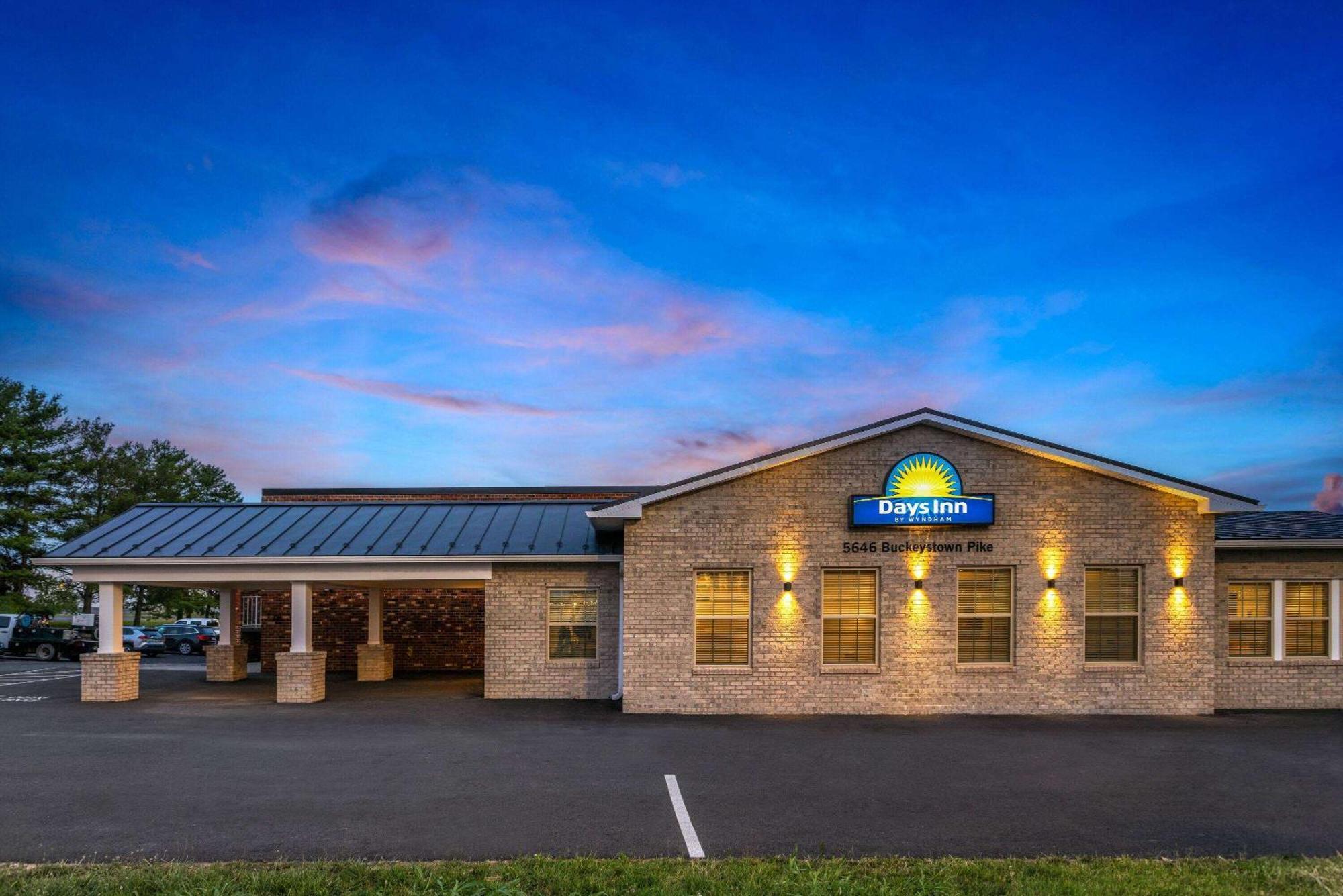 Days Inn Of Frederick By Wyndham Exterior photo